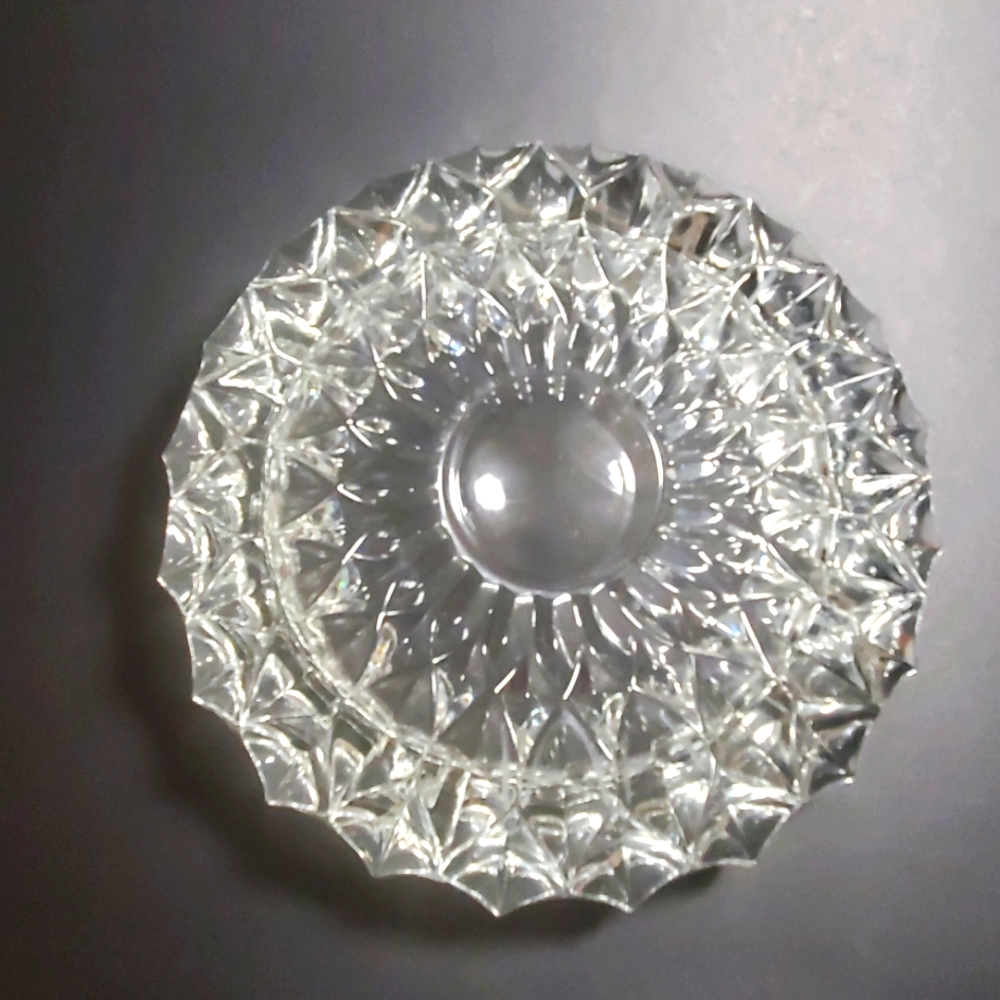 VINTAGE Mid-Century Heavy Clear Cut Glass Vintage Ashtray 7" Starburst Pattern - Picture 5 of 9